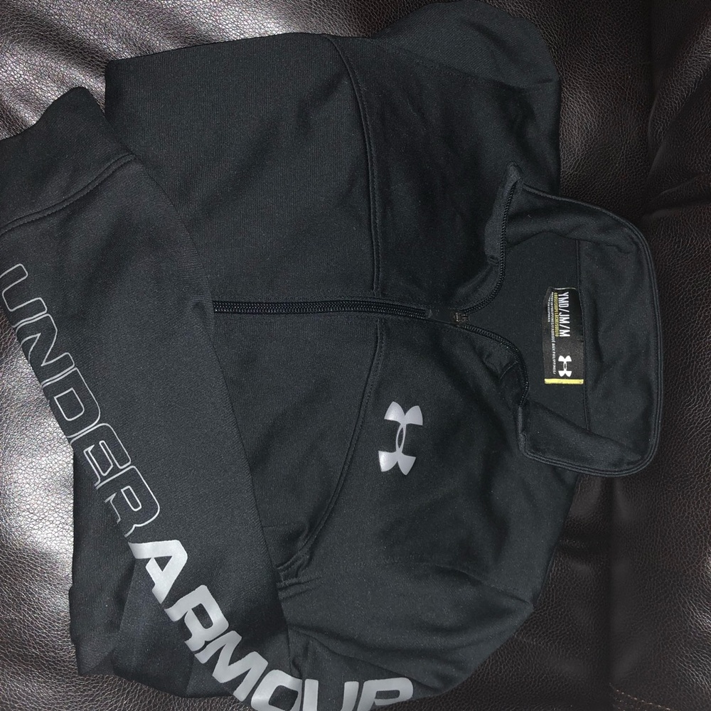 YM boys Under Armour full zip like new